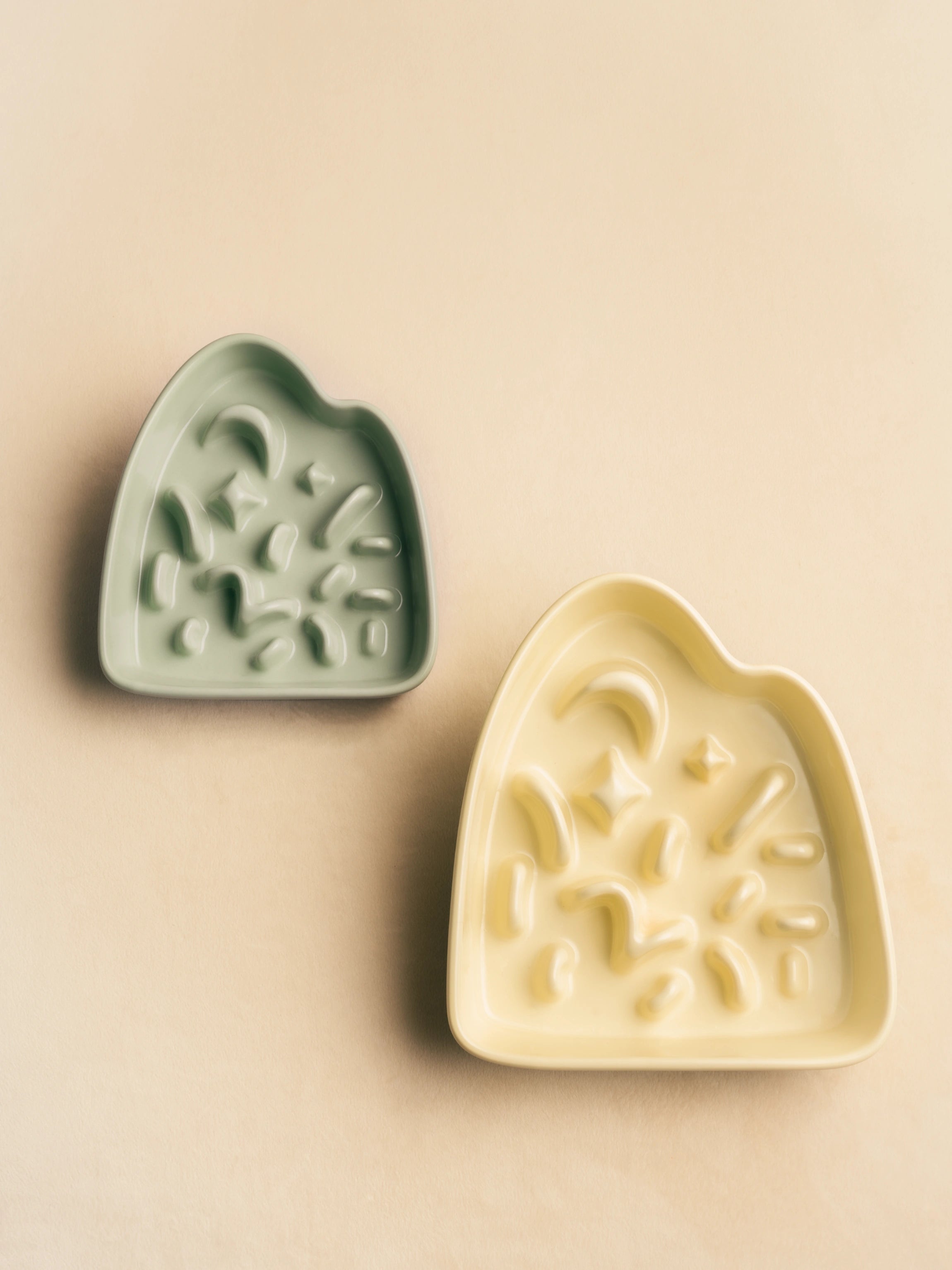 two-different-sizes-and-colors-kamamuta-mountain-slow-feeder-bowls two-different-sizes-and-colors-kamamuta-mountain-slow-feeder-bowls