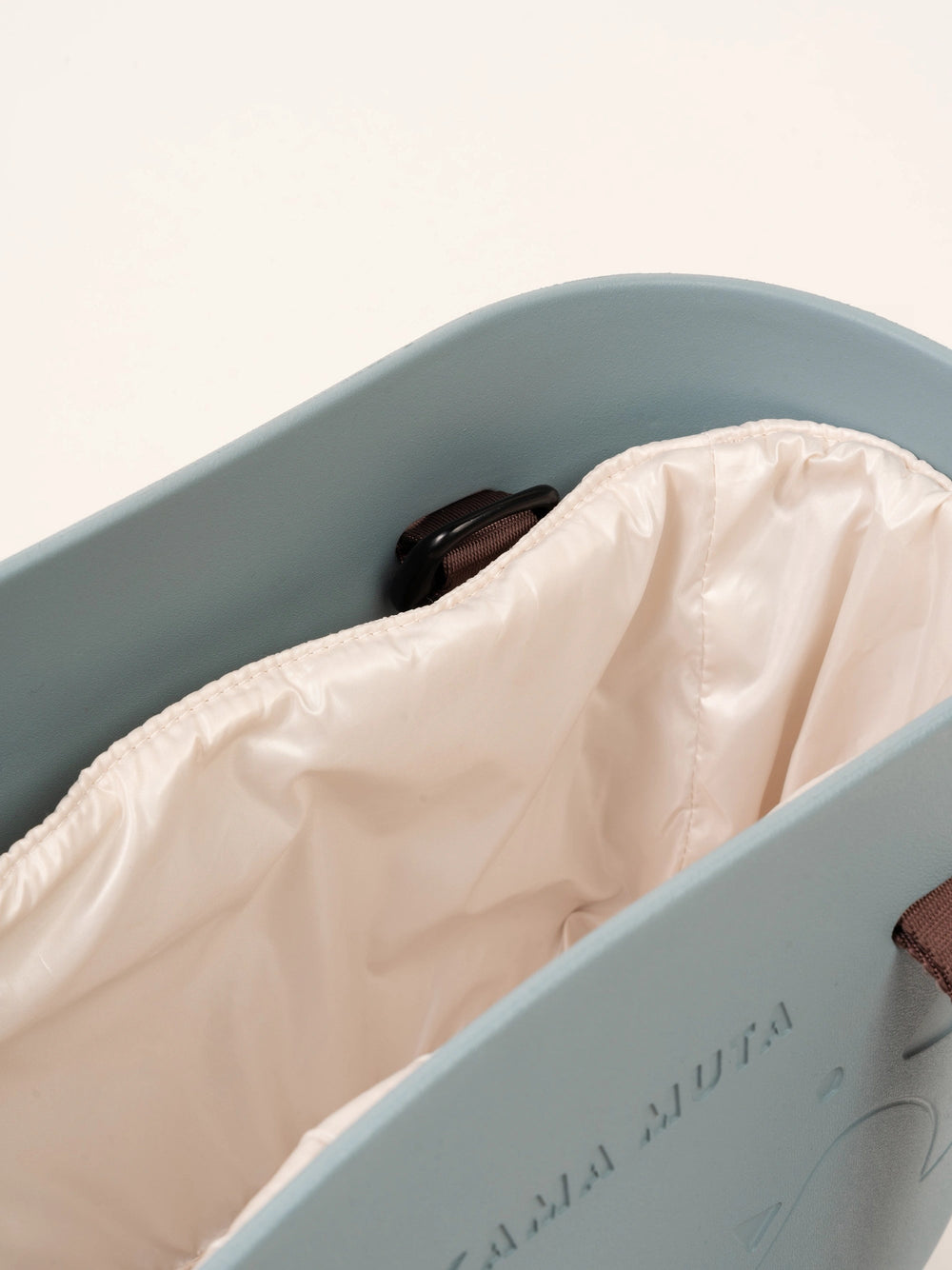 kamamuta-blue-mini-pet-tote-bag-with-white-liner-bag-closeup