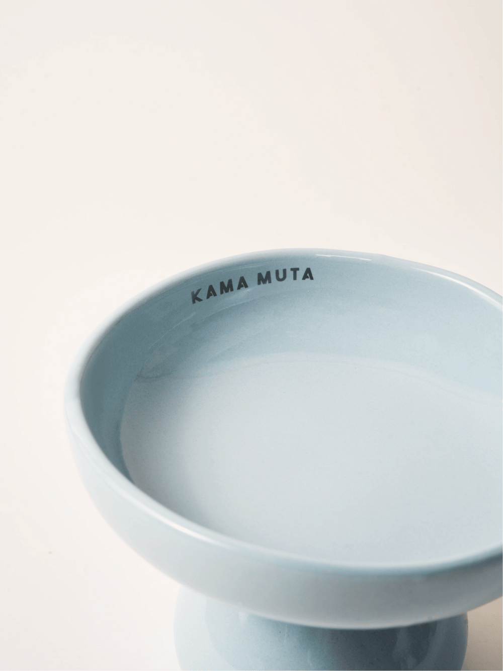 close-up-blue-kamamuta-mushroom-bowl