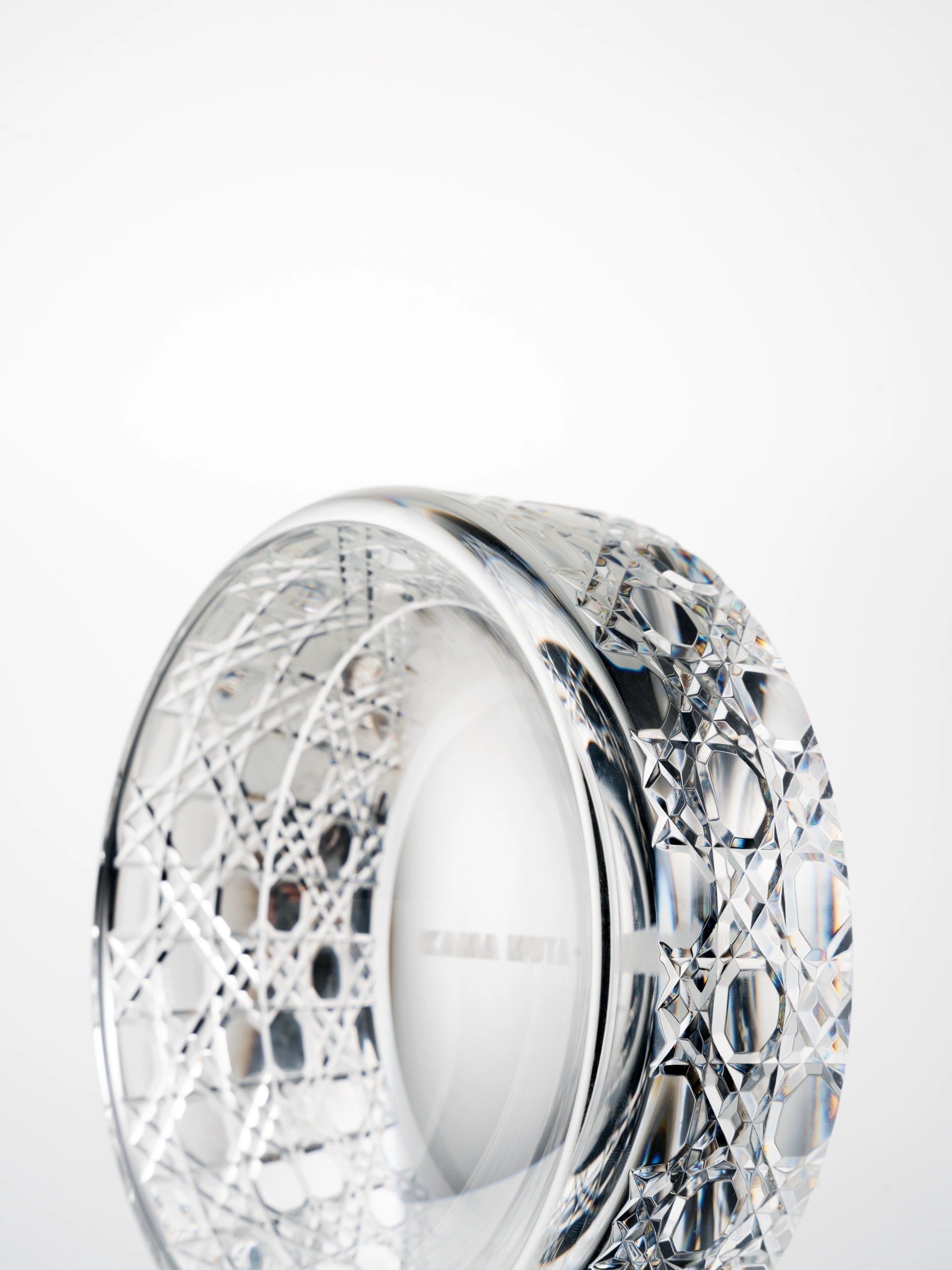 kaleidoscope-kamamuta-edo-kiriko-crystal-pet-bowl-handcrafted kaleidoscope-kamamuta-edo-kiriko-crystal-pet-bowl-handcrafted