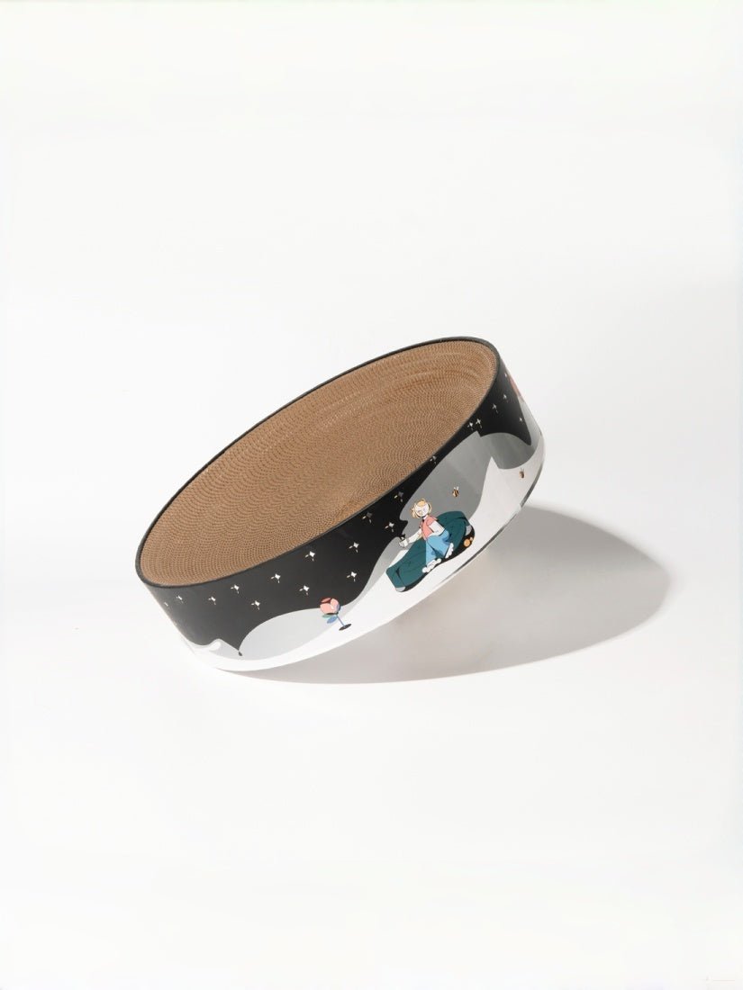 wandering-stars-kamamuta-cat-scratching-board-bed-white-background