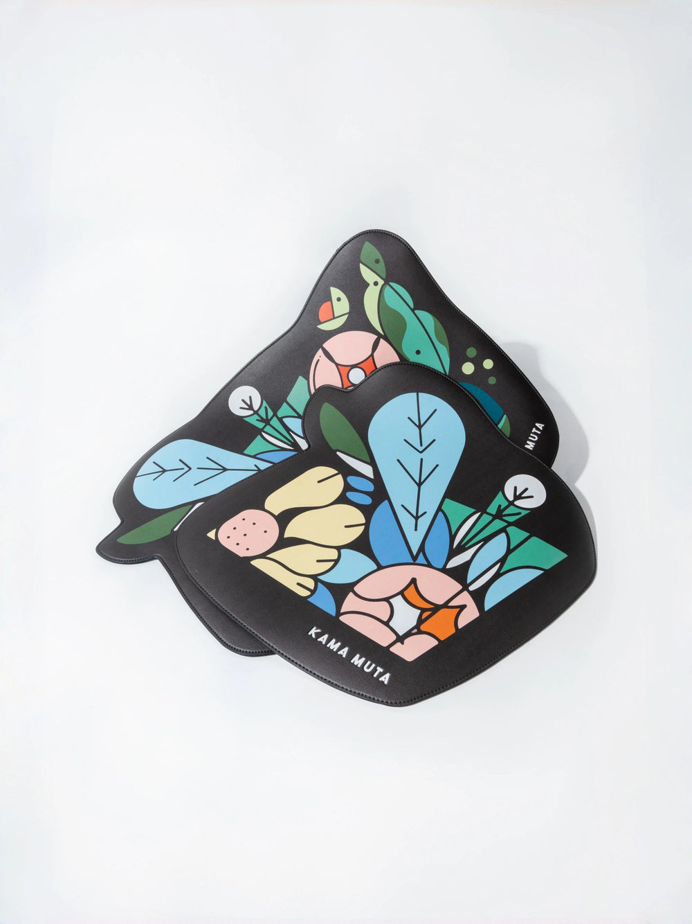kamamuta-human-pet-dream-garden-placemats-one-set-displayed-together