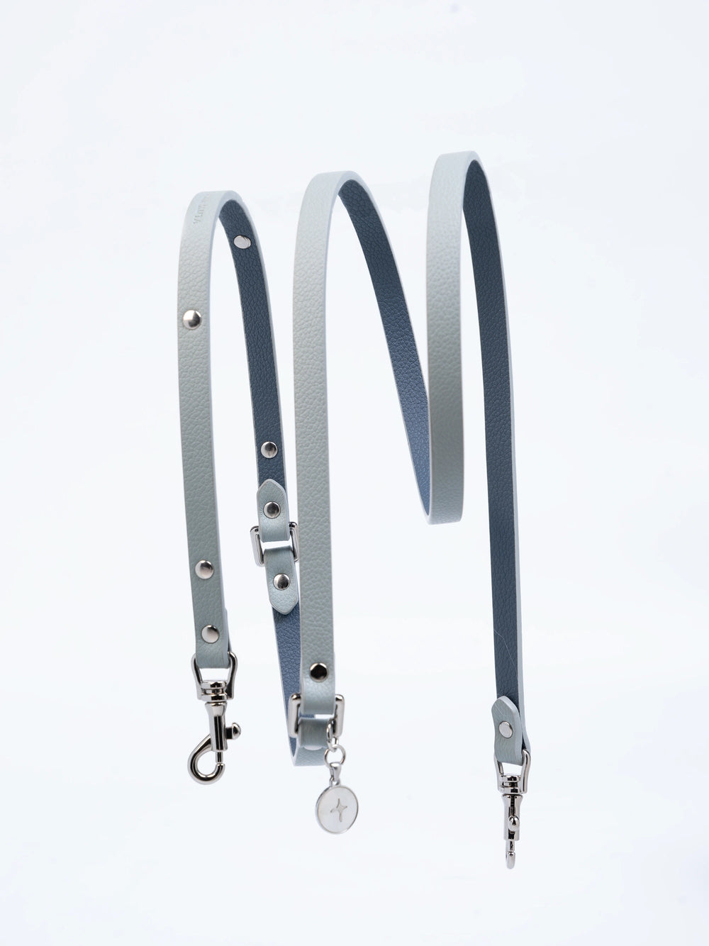 kamamuta-leather-dog-leash-for-small-dogs-coiled-three-times-showing-flexibility