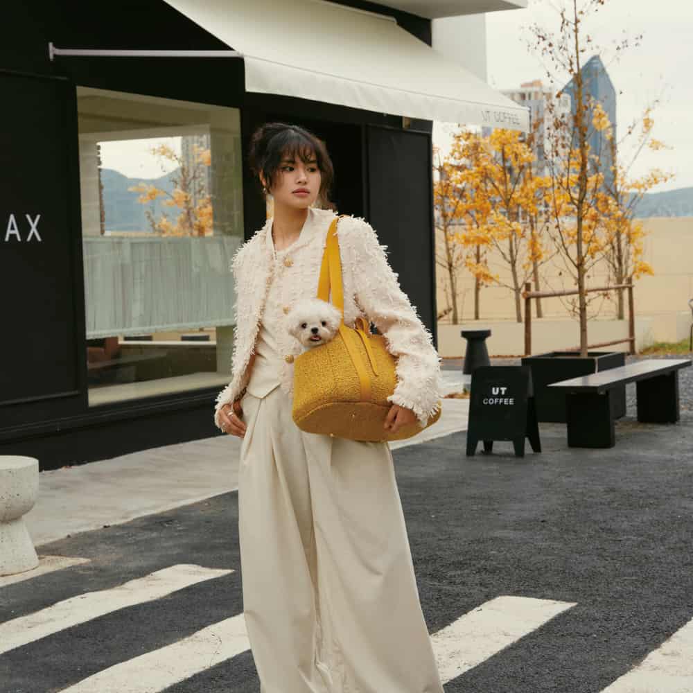 Warm Cat and Dog Carrier for Winter | Stylish & Cozy Pet Bag HK Kamamuta