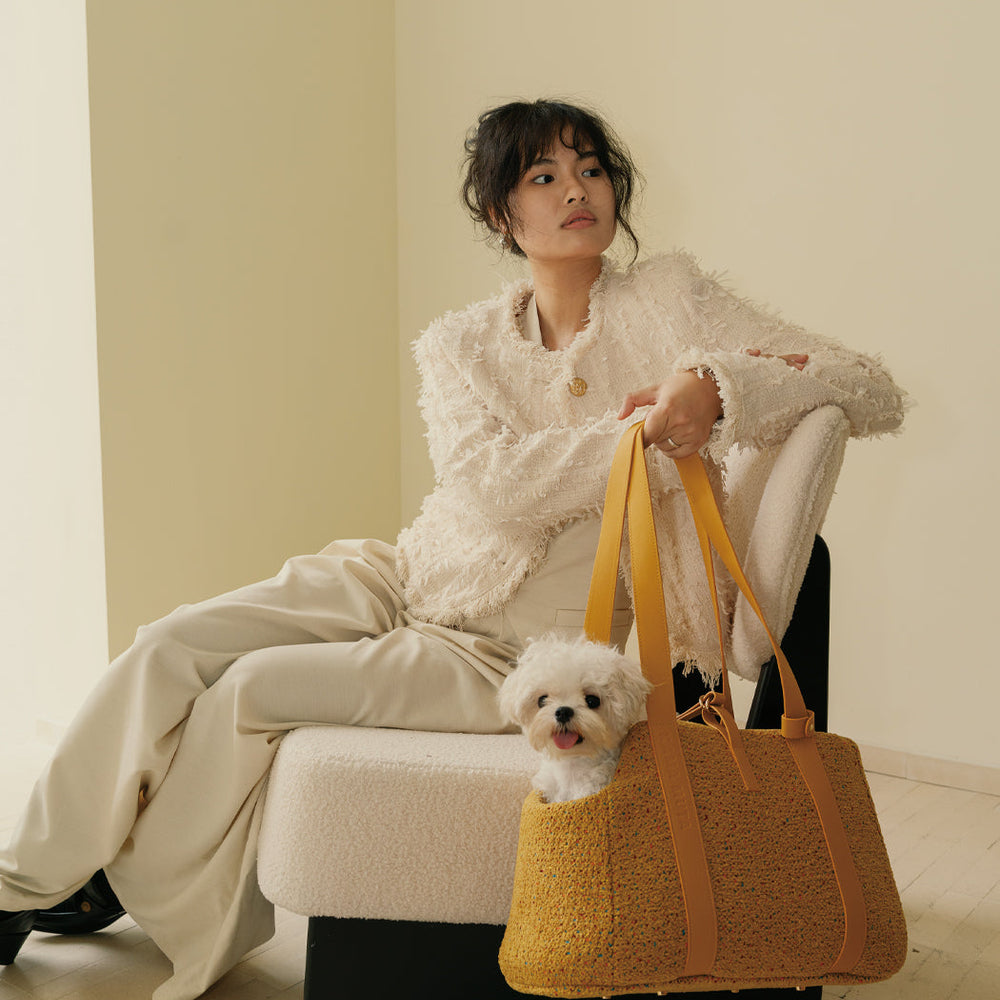 
                  
                    Warm Cat and Dog Carrier for Winter | Stylish & Cozy Pet Bag HK Kamamuta
                  
                